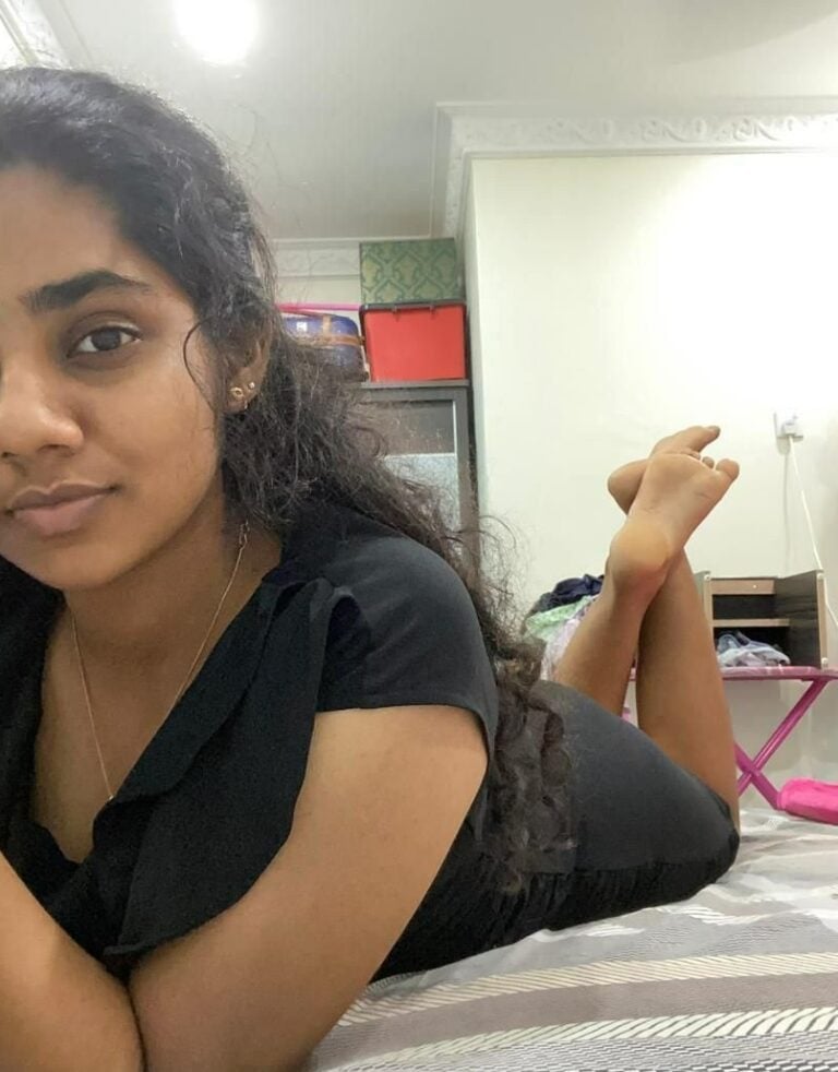adorable Tamil girl nude solo pics