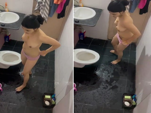 19yo beautiful sister nude in bathroom viral