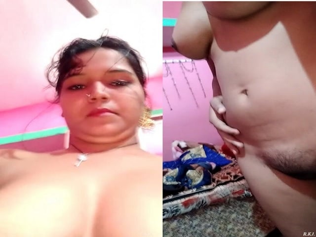 Indian village aunty fingering pussy viral
