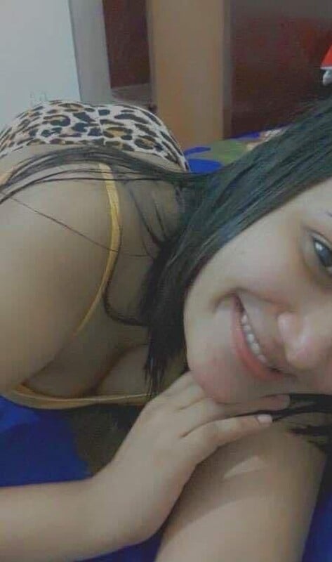 Desi girl naked photos shared online by
