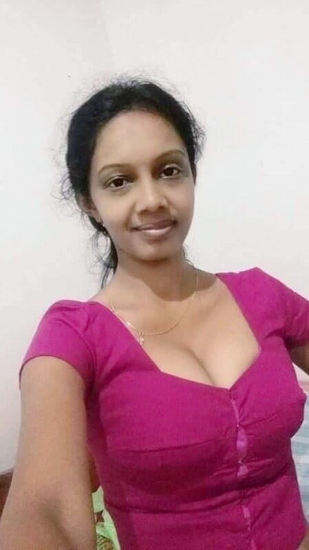 Sri Lankan hairy pussy teacher unseen nude